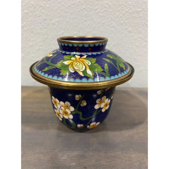 Vintage Chinese Cloisonne Fluted Tea Cup and Lid Trinket Dish Bowl - Picture 1 of 7
